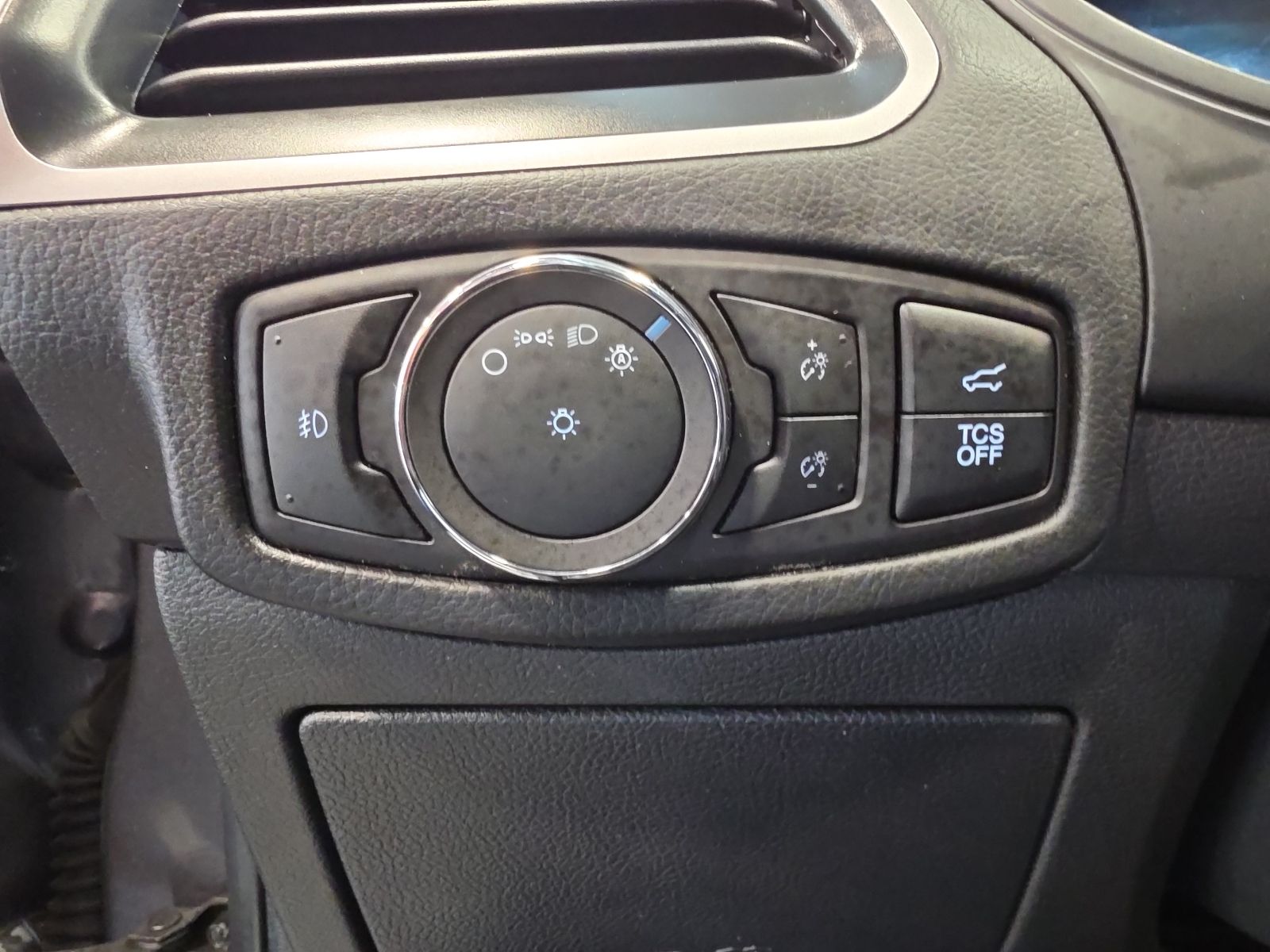 Thumbnail: 2024 Ford Edge - 18