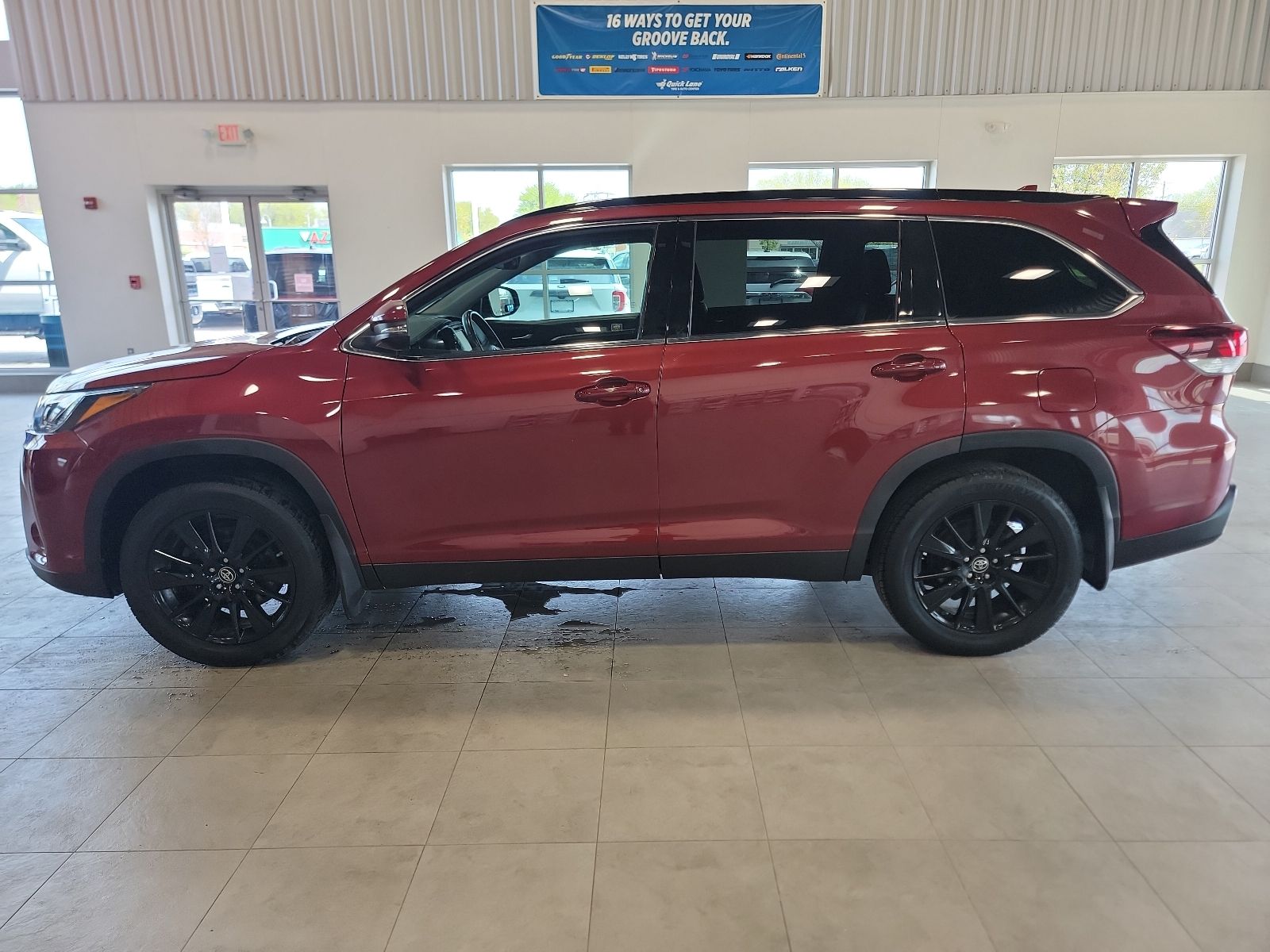 Thumbnail: 2019 Toyota Highlander - 12