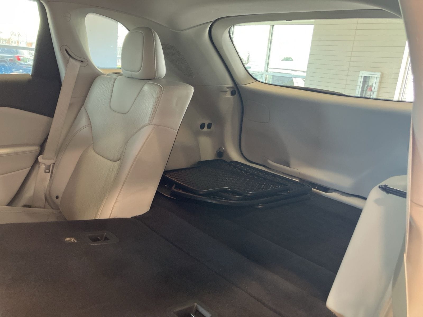 Thumbnail: 2019 Jeep Cherokee - 26