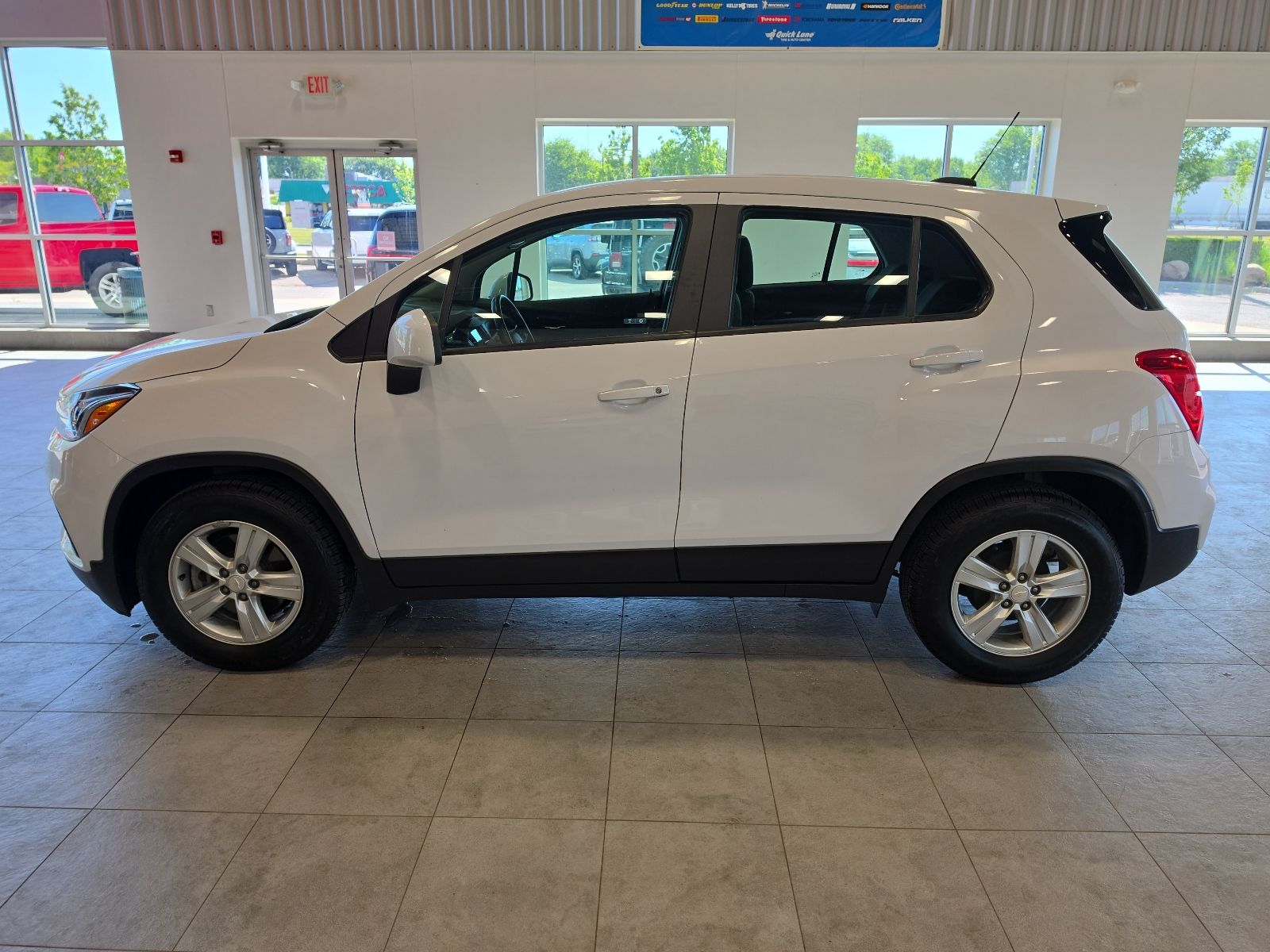 Thumbnail: 2019 Chevrolet Trax - 12