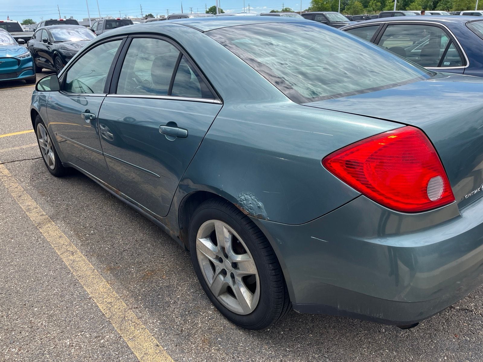 Thumbnail: 2009 Pontiac G6 - 8