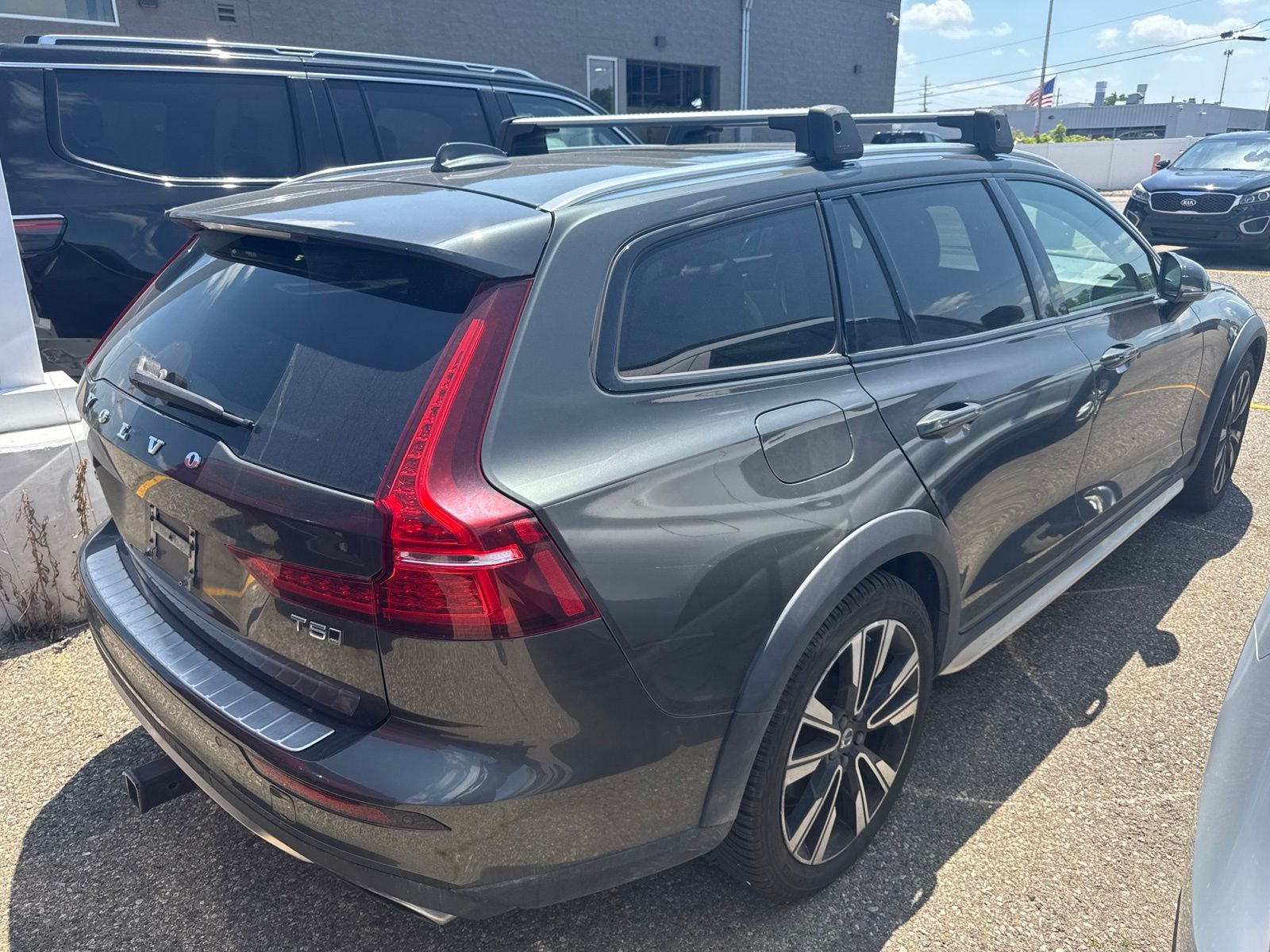 Thumbnail: 2020 Volvo S60 - 12