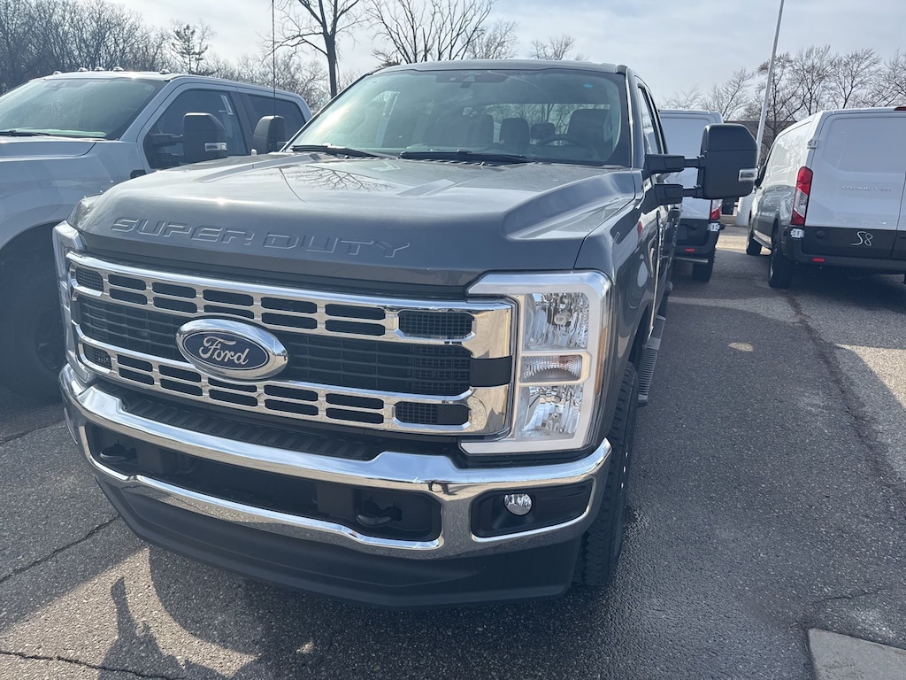 New 2025 Ford F-250SD XLT Truck