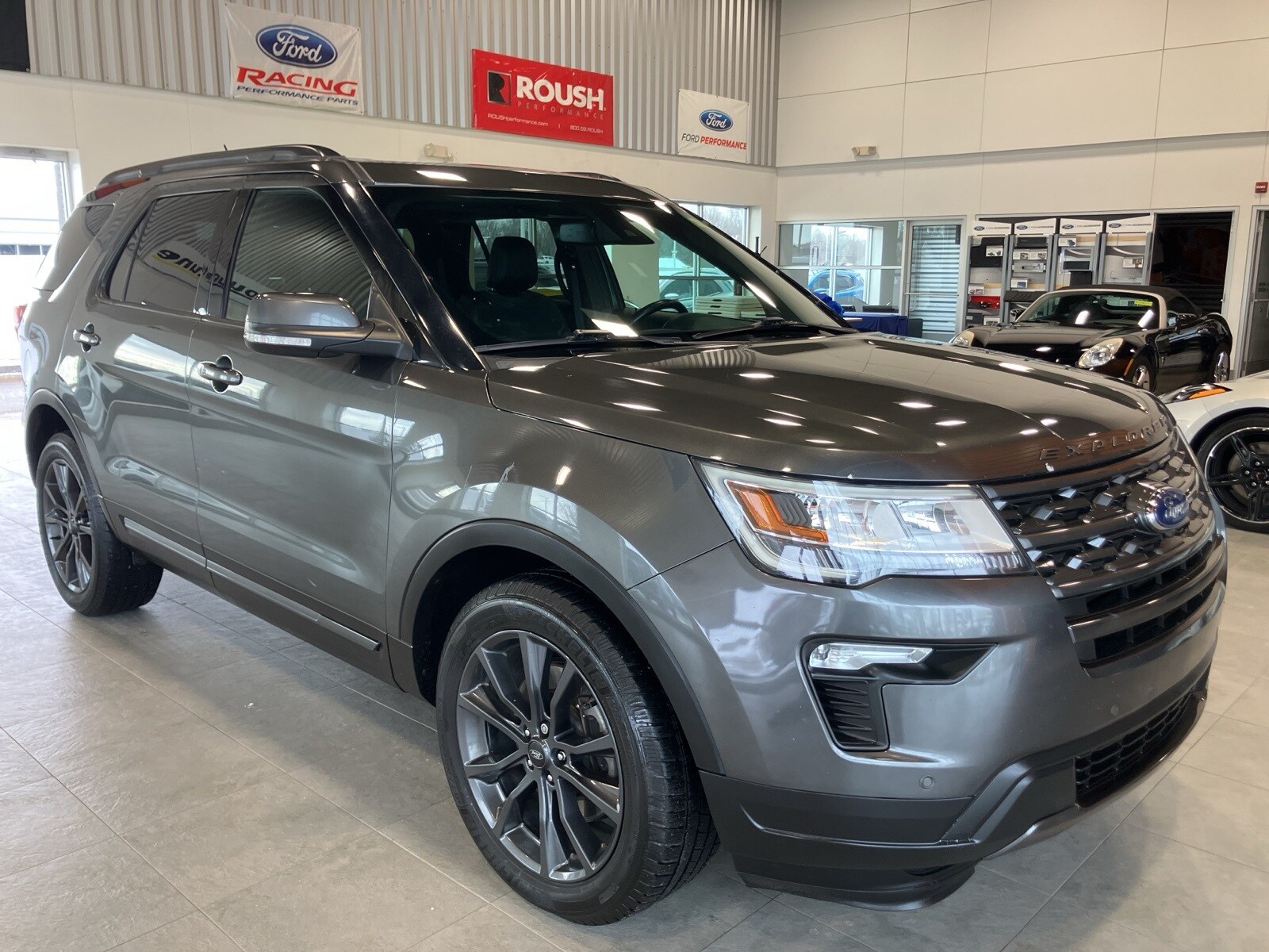 2019 Ford Explorer XLT photo 3