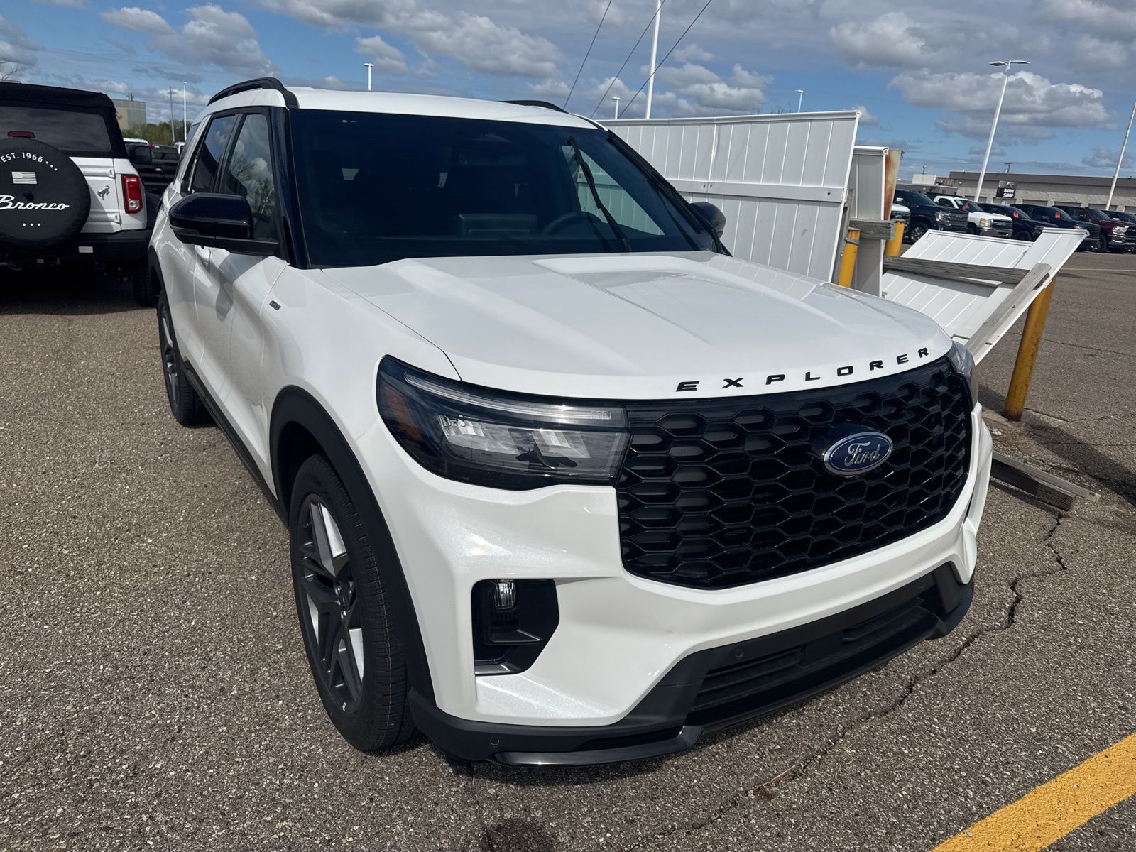 Thumbnail: 2026 Ford Explorer - 5