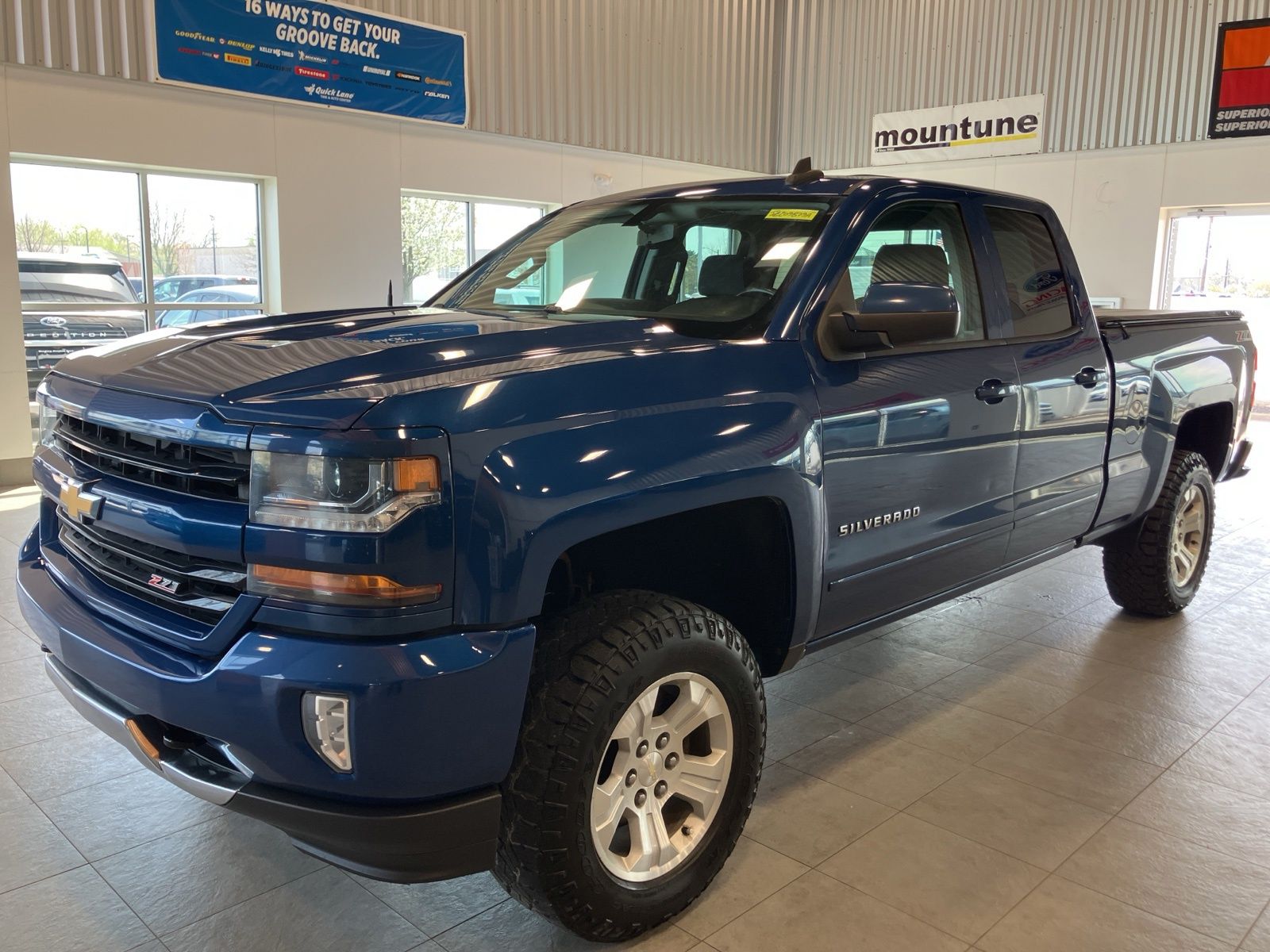 Thumbnail: 2018 Chevrolet Silverado 1500 - 1