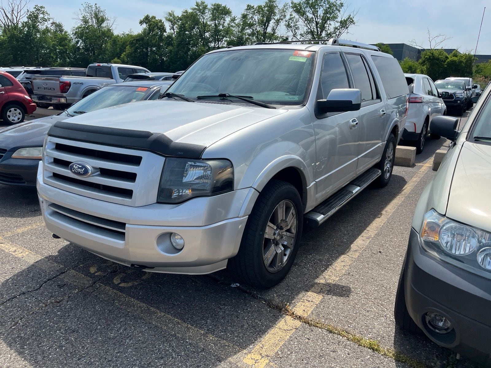 Used 2010 Ford Expedition Limited with VIN 1FMJK2A51AEB52499 for sale in Sterling Heights, MI