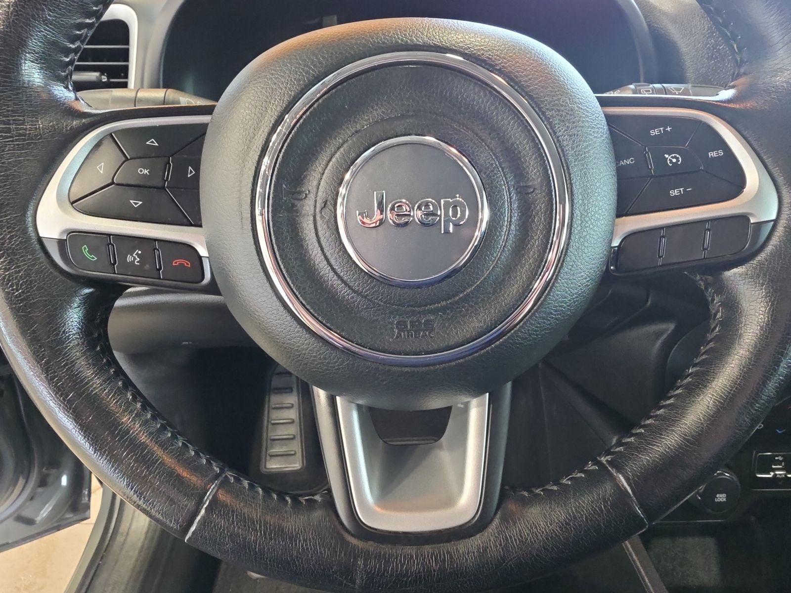Thumbnail: 2019 Jeep Renegade - 14