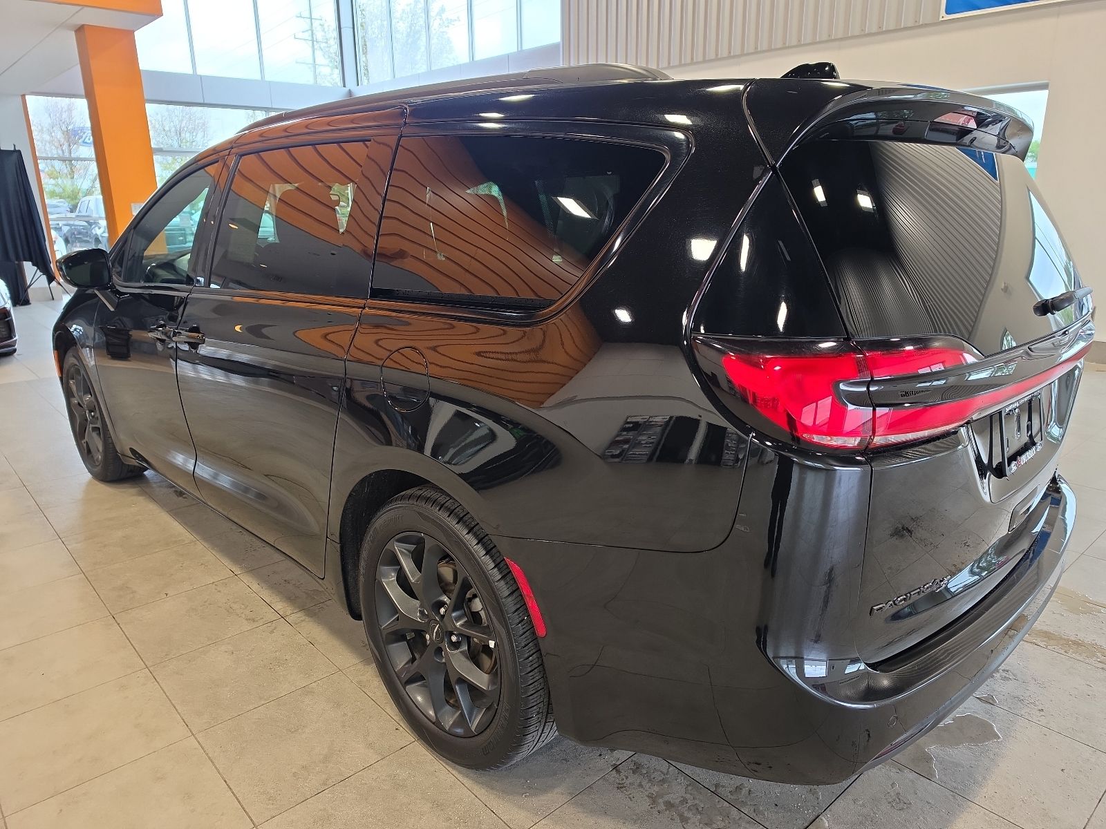Thumbnail: 2025 Chrysler Pacifica - 11
