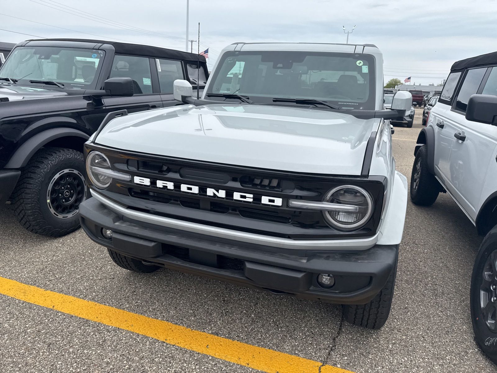 Thumbnail: 2026 Ford Bronco - 3