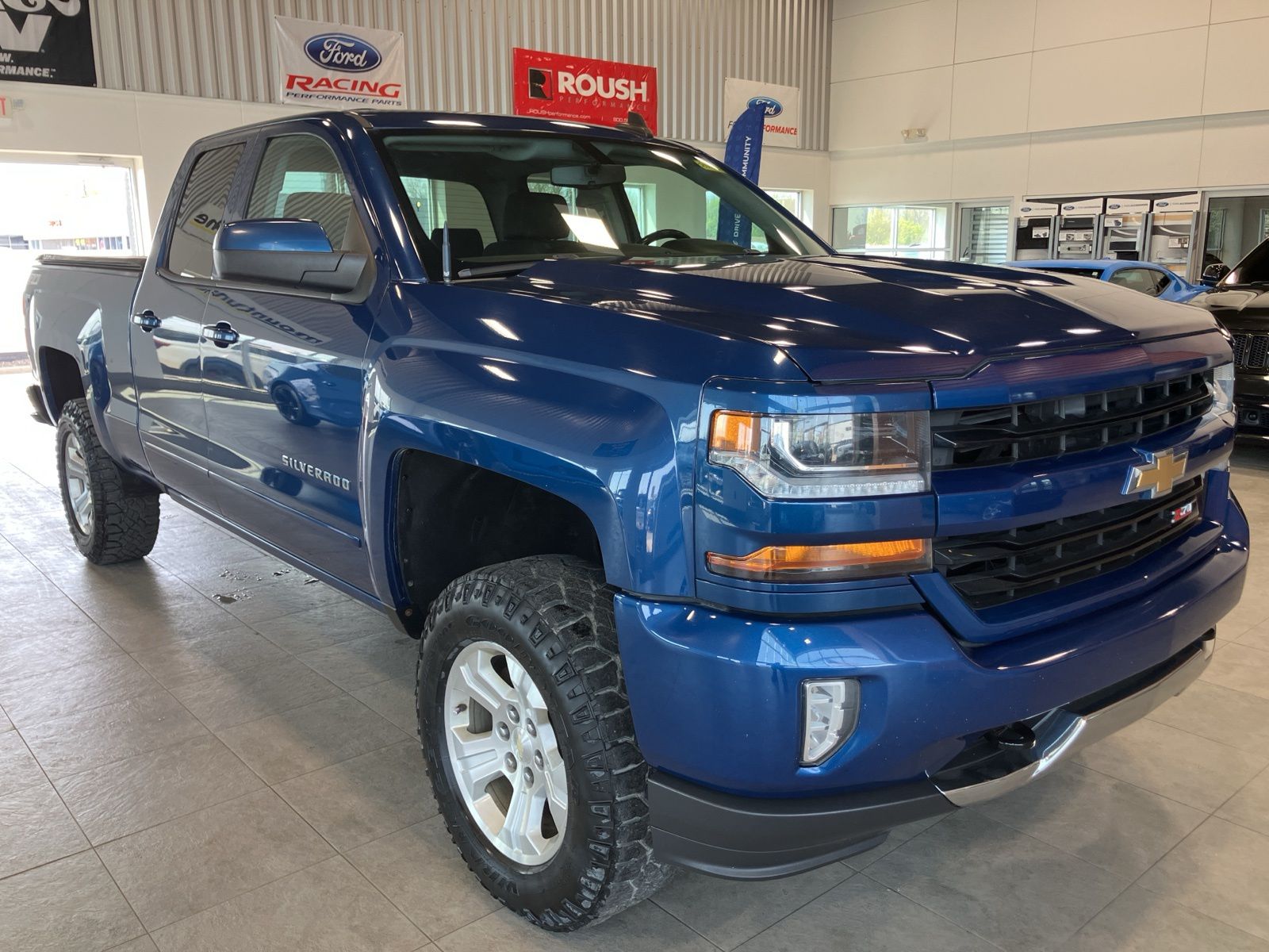 Thumbnail: 2018 Chevrolet Silverado 1500 - 3