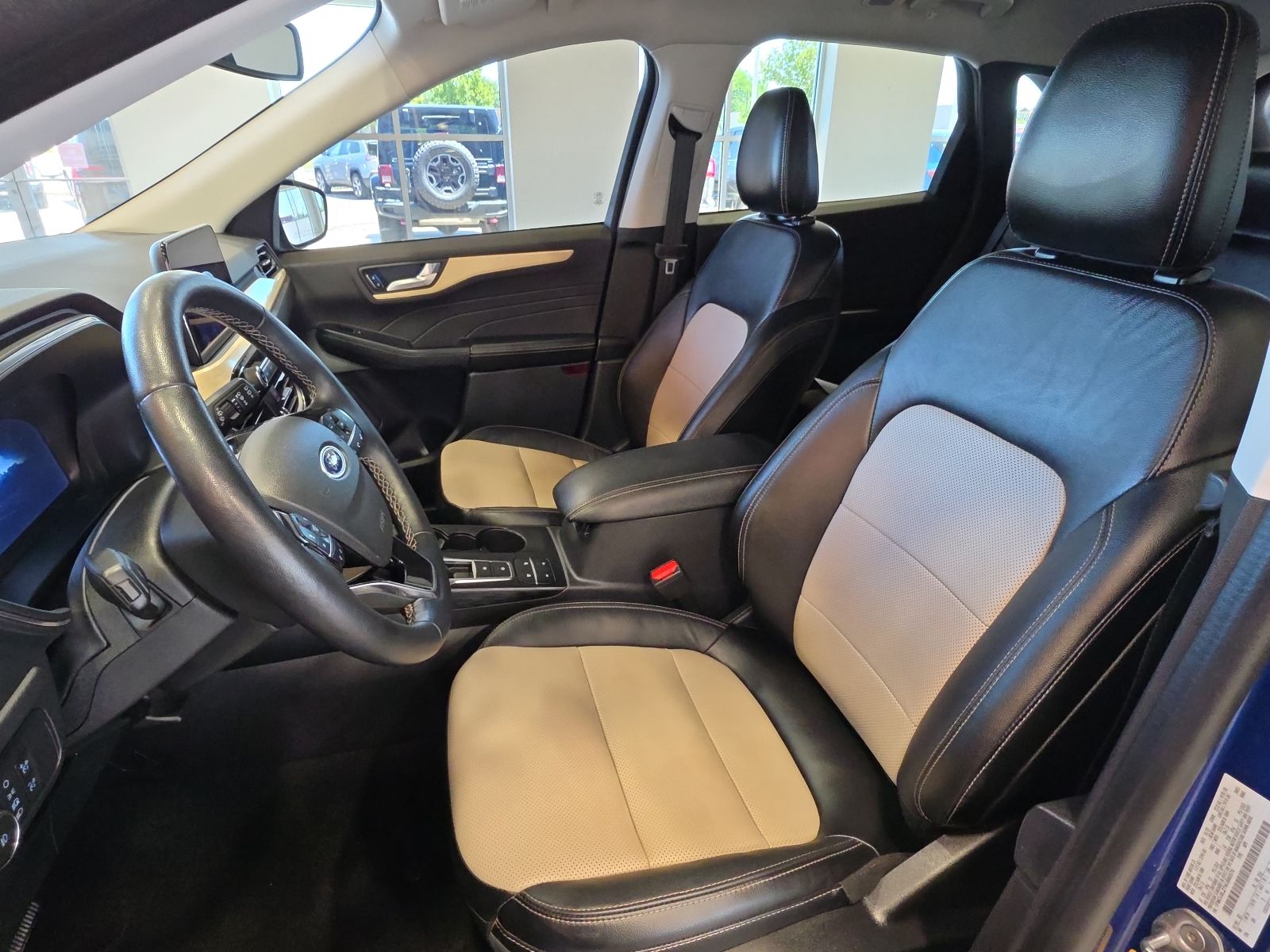 Thumbnail: 2022 Ford Escape - 15
