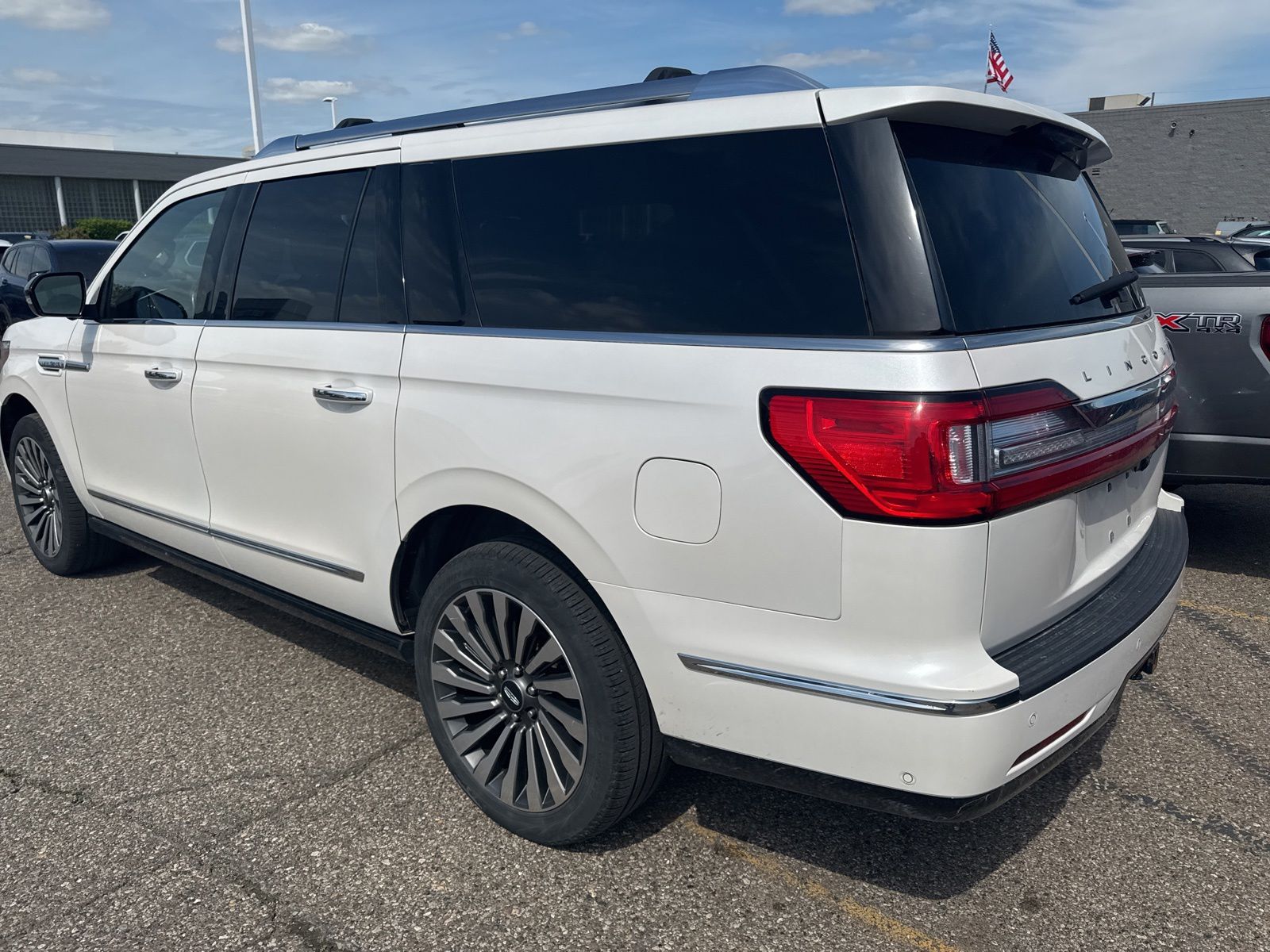 Thumbnail: 2019 Lincoln Navigator L - 15