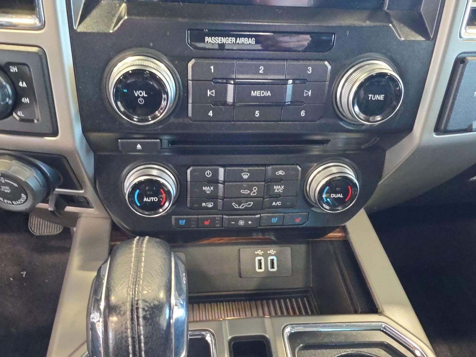 Thumbnail: 2016 Ford F-150 - 27