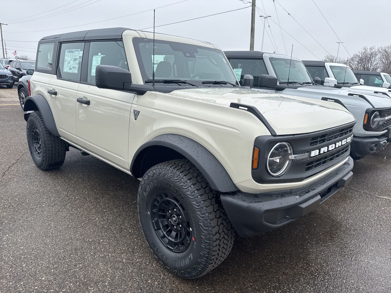 Thumbnail: 2026 Ford Bronco - 6