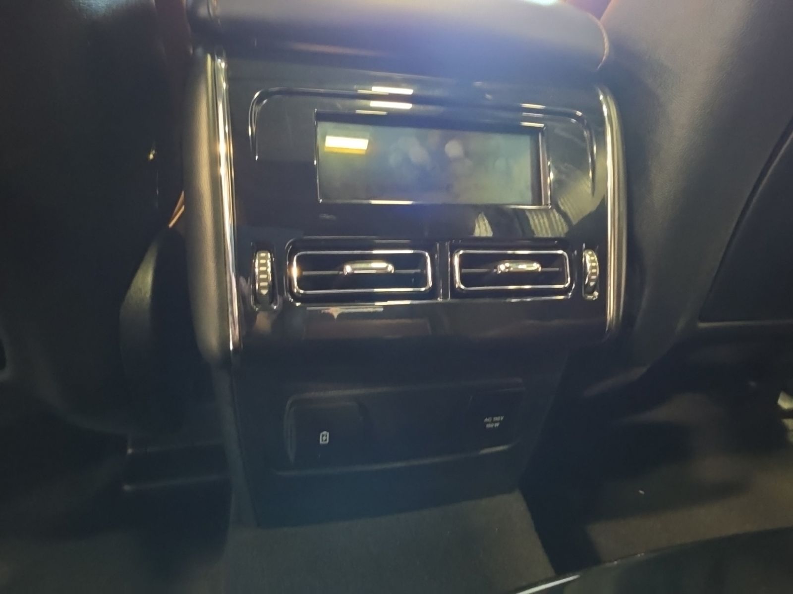 Thumbnail: 2020 Lincoln Aviator - 38
