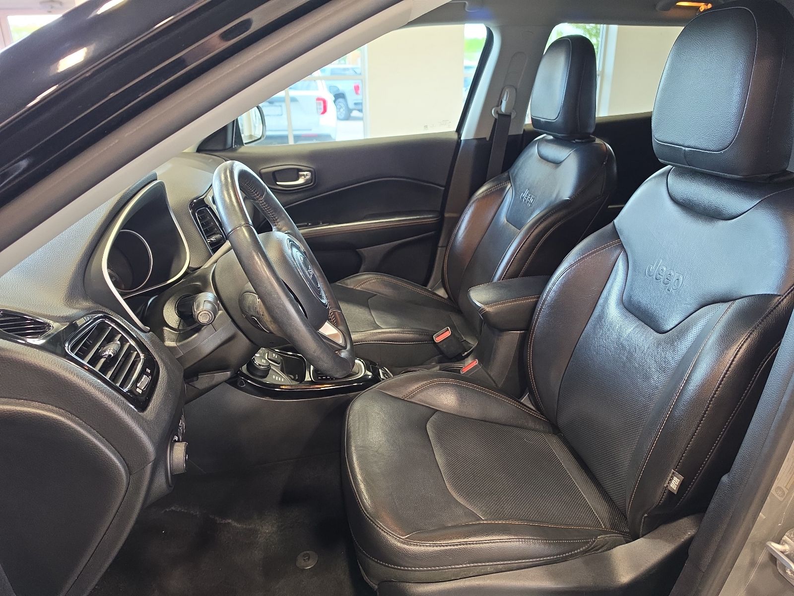 Thumbnail: 2019 Jeep Compass - 14