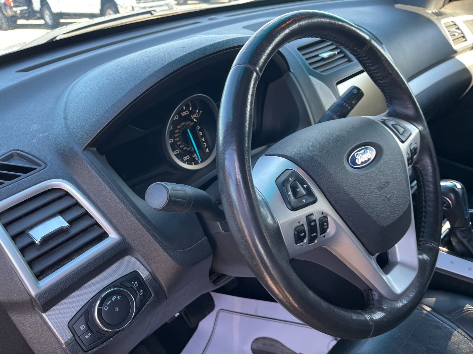 Thumbnail: 2014 Ford Explorer - 28