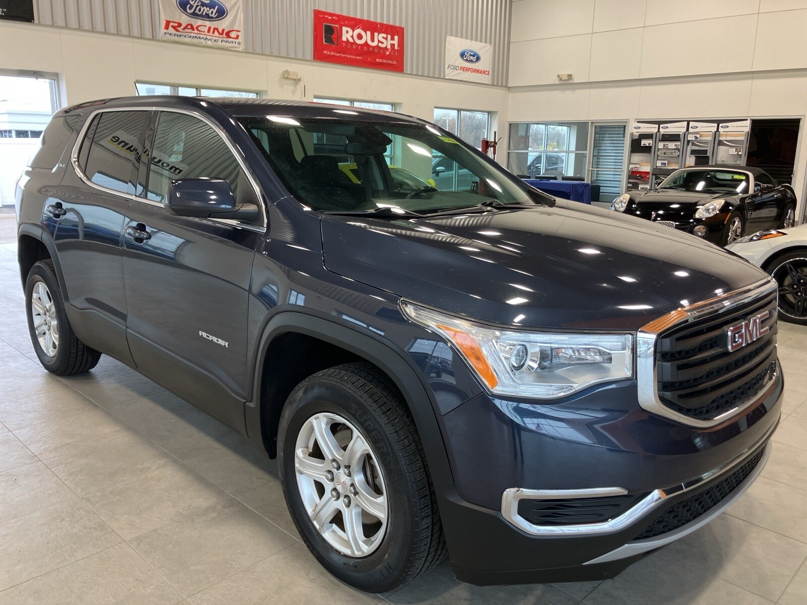 2019 Gmc Acadia SLE photo 3