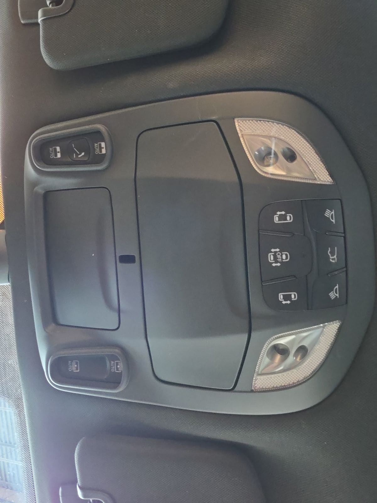 Thumbnail: 2025 Chrysler Pacifica - 25