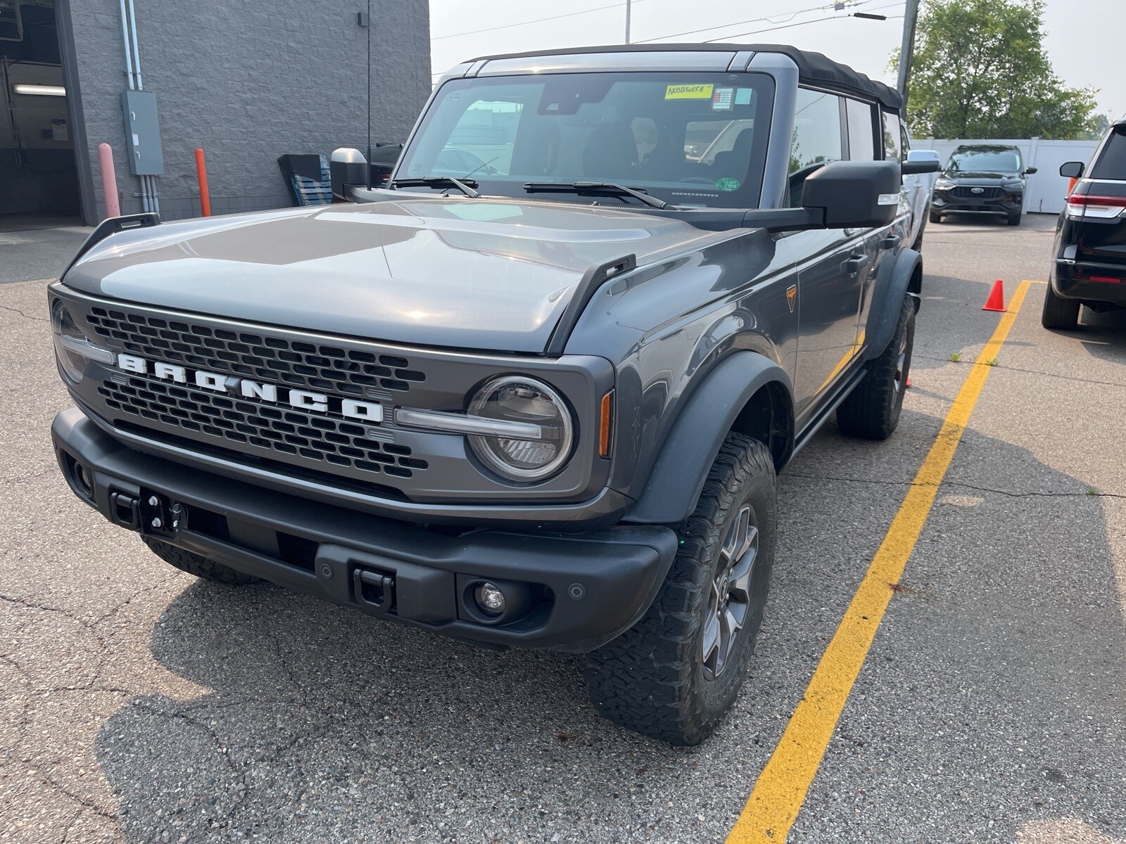 2022 Ford Bronco Badlands photo 2
