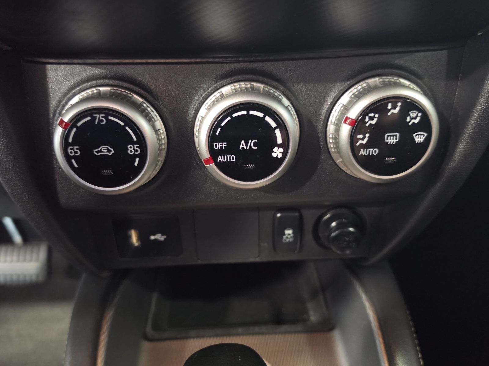 Thumbnail: 2020 Mitsubishi Outlander Sport - 18