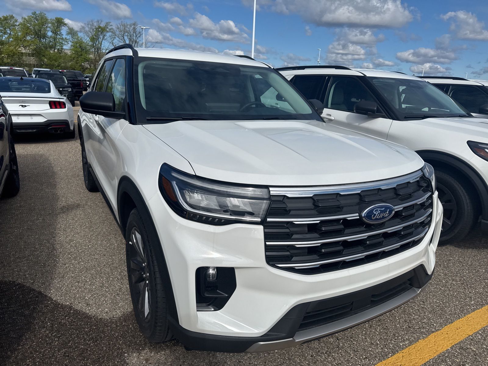 Thumbnail: 2026 Ford Explorer - 5