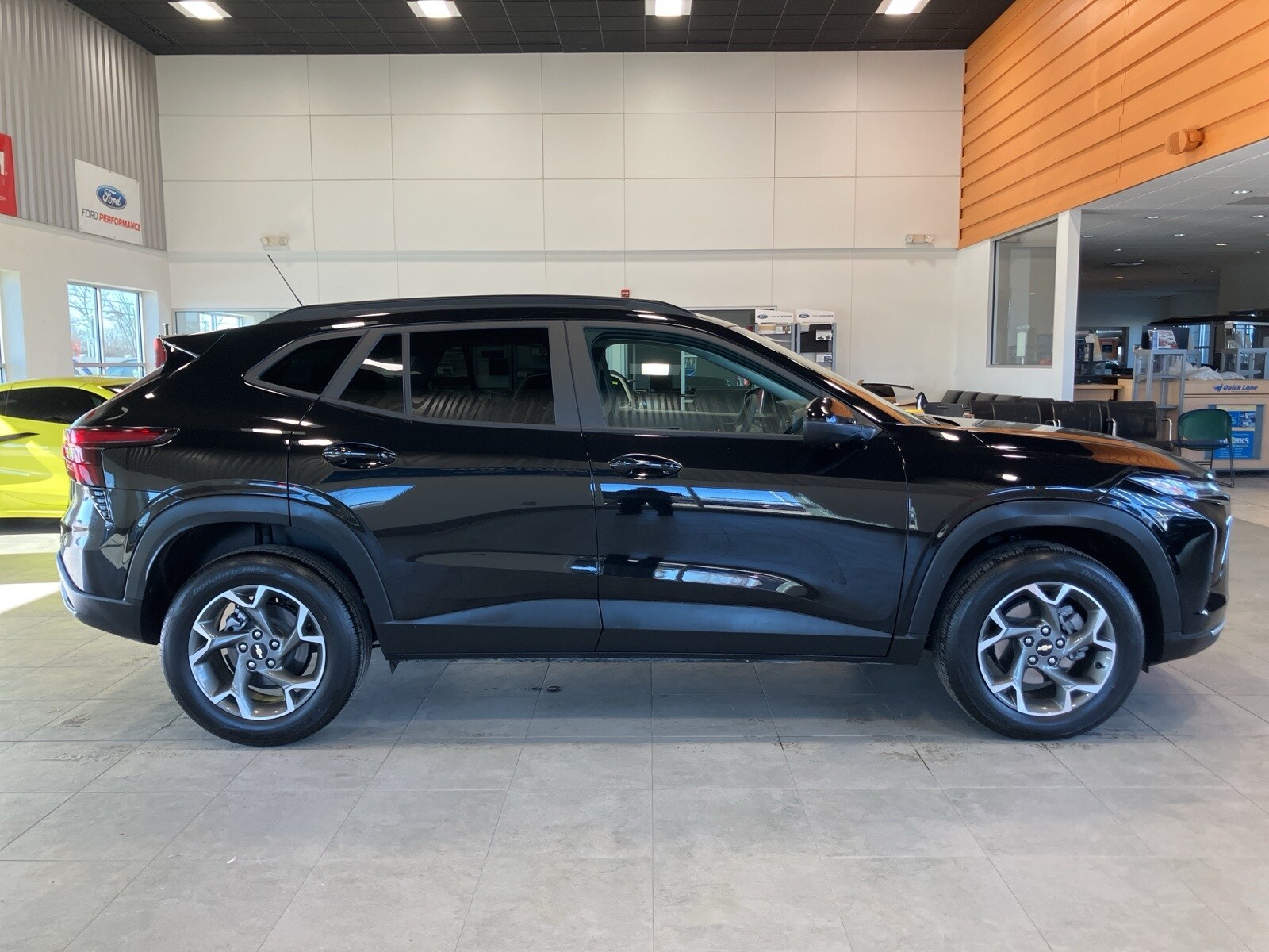 2025 Chevrolet Trax LT photo 4