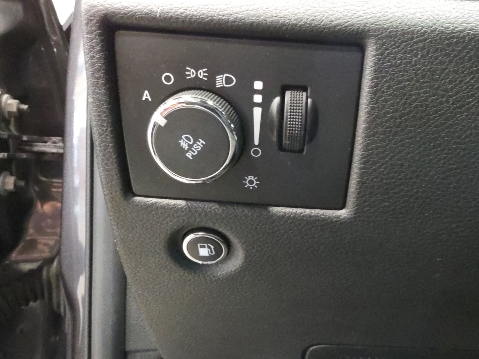 Thumbnail: 2014 Jeep Grand Cherokee - 17