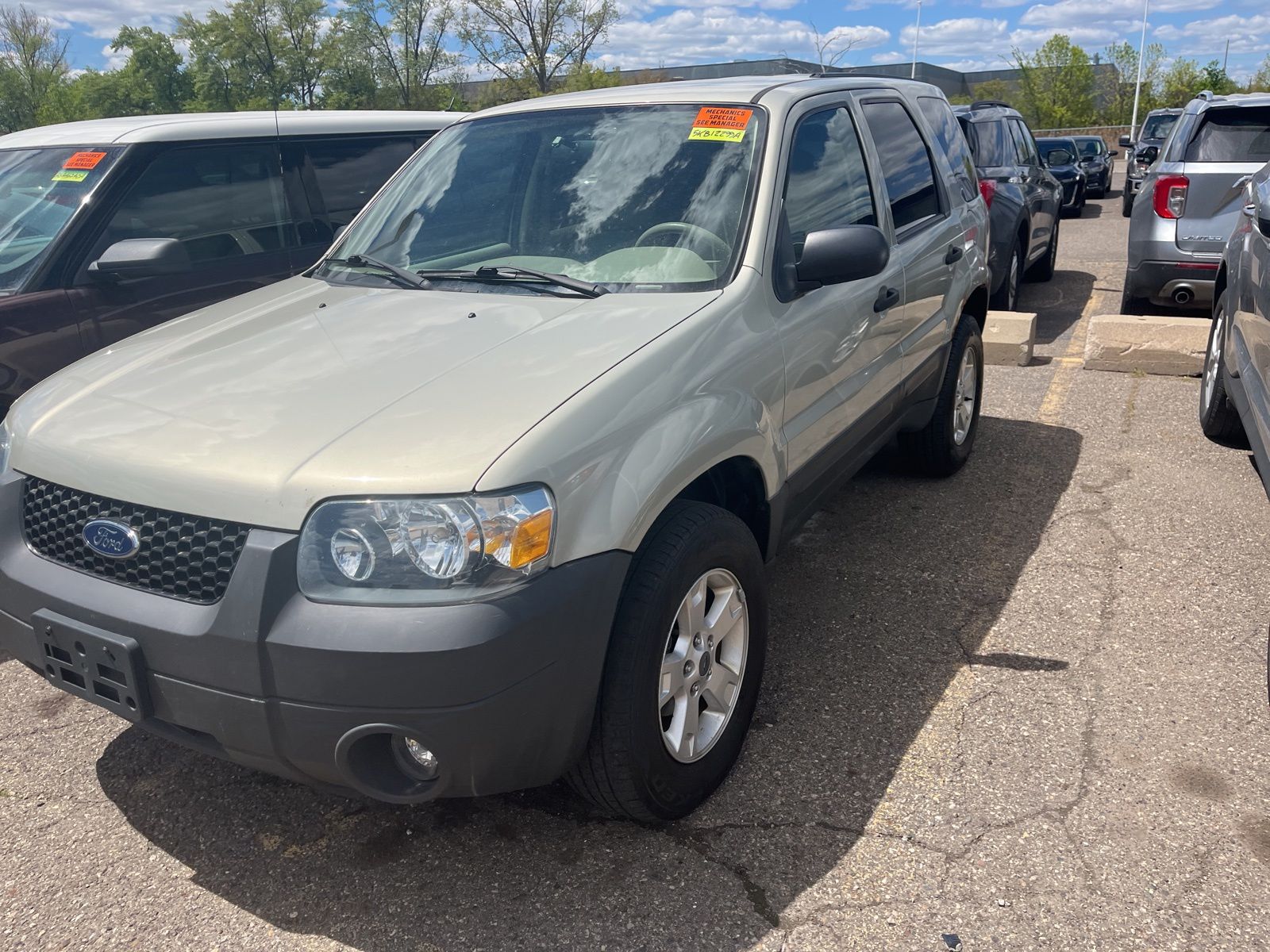 Thumbnail: 2005 Ford Escape - 4