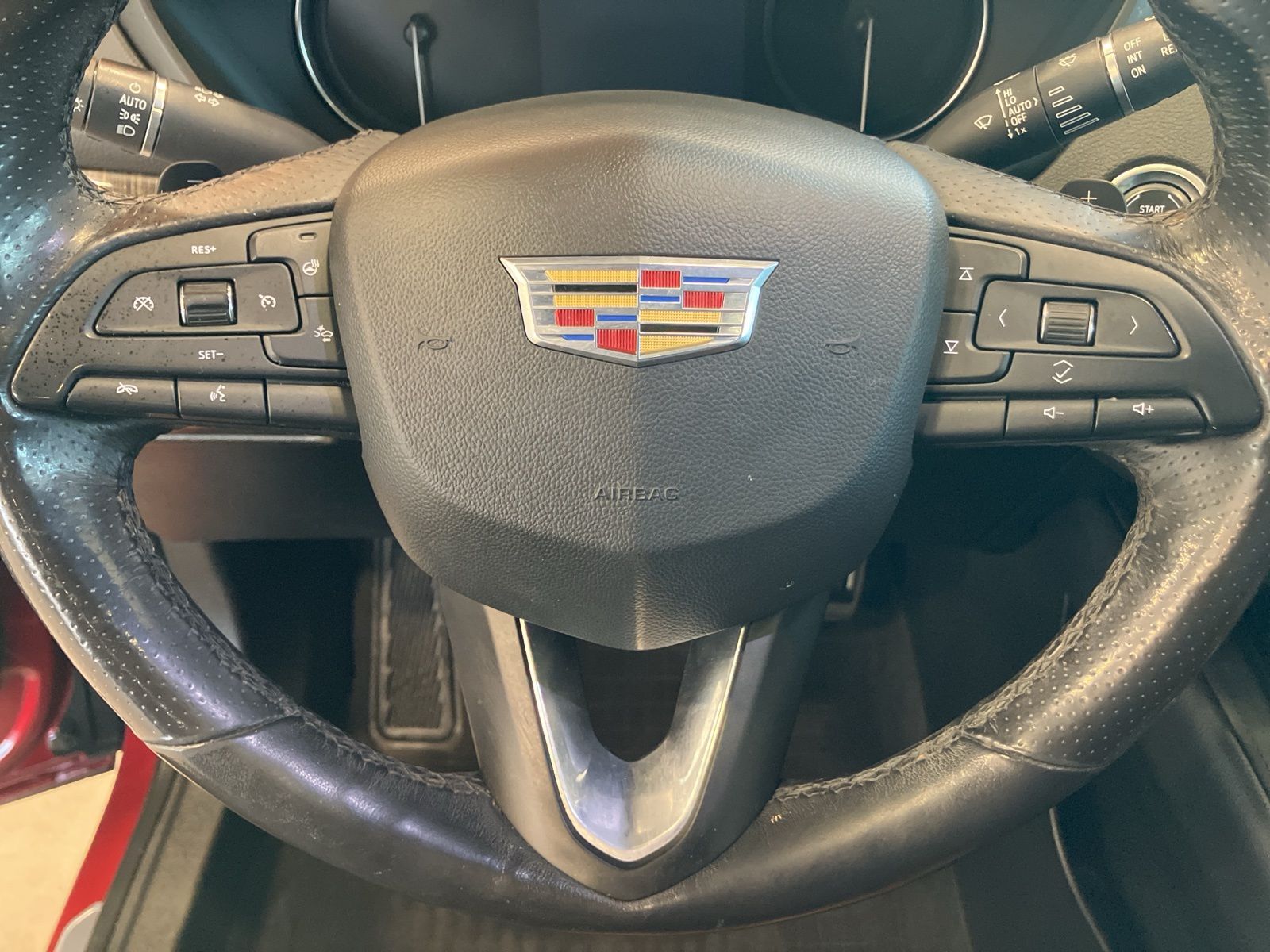 Thumbnail: 2019 Cadillac XT4 - 17