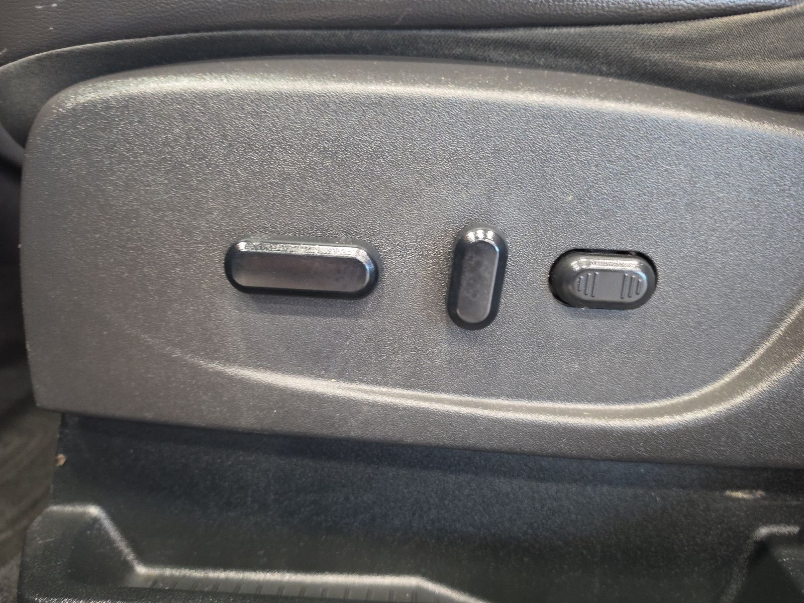 Thumbnail: 2019 Ford Escape - 15