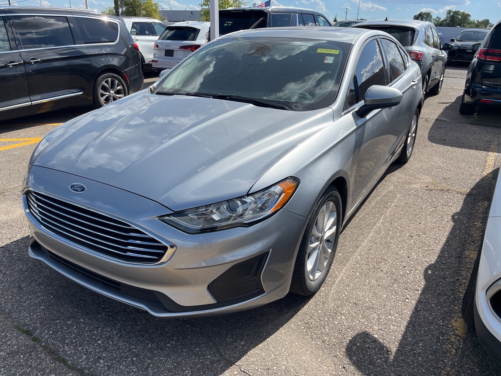 2020 Ford Fusion SE photo 2