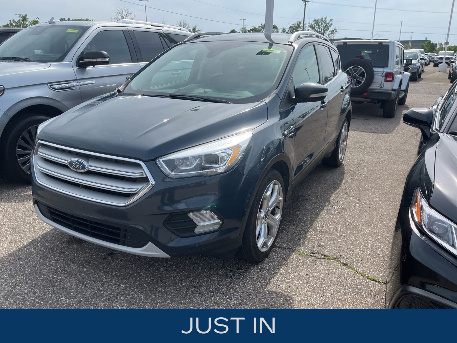 2019 Ford Escape Titanium 4WD's photo