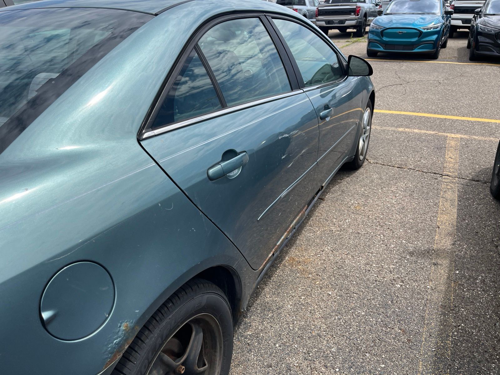 Thumbnail: 2009 Pontiac G6 - 12