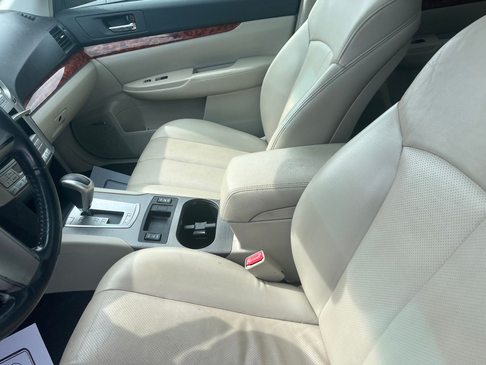 Thumbnail: 2010 Subaru Outback - 27