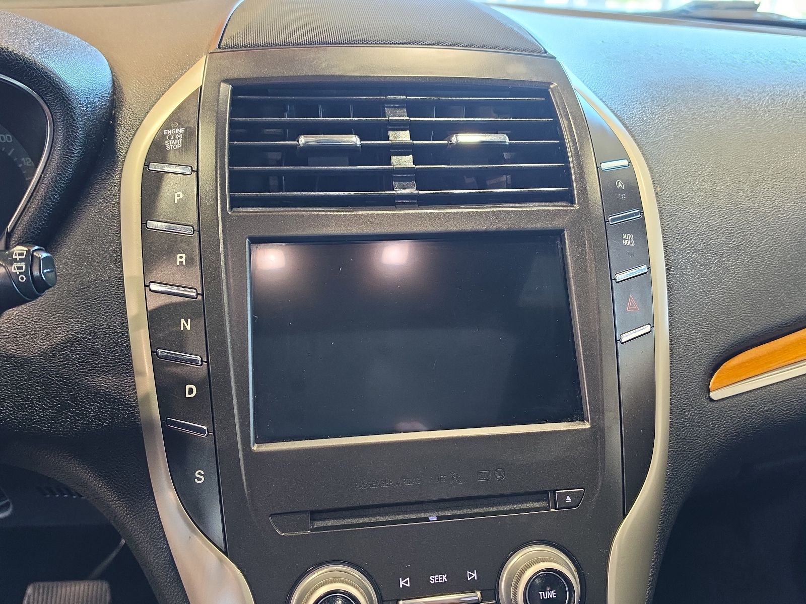 Thumbnail: 2017 Lincoln MKC - 26