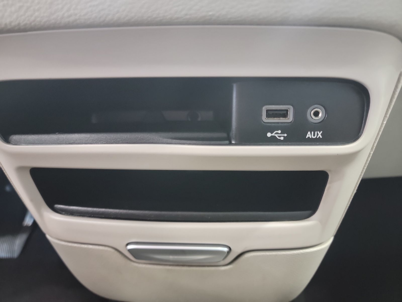 Thumbnail: 2020 Chrysler Pacifica - 28
