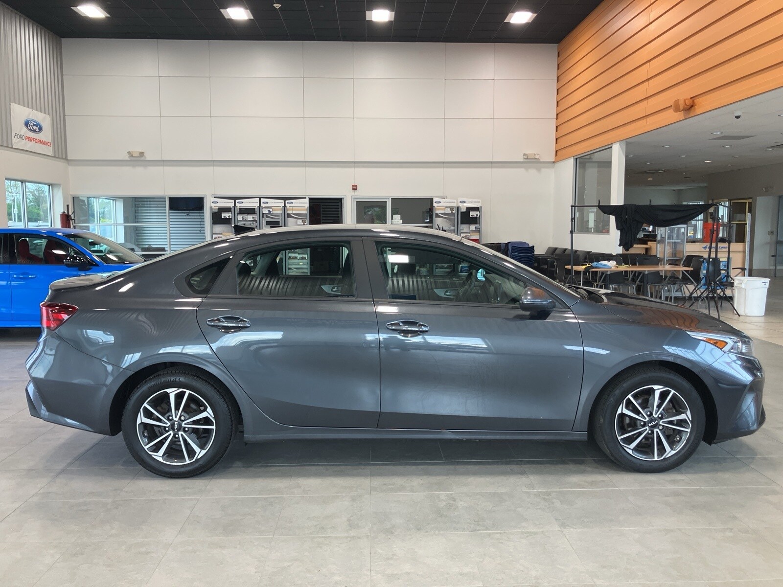 2022 Kia Forte LXS photo 3