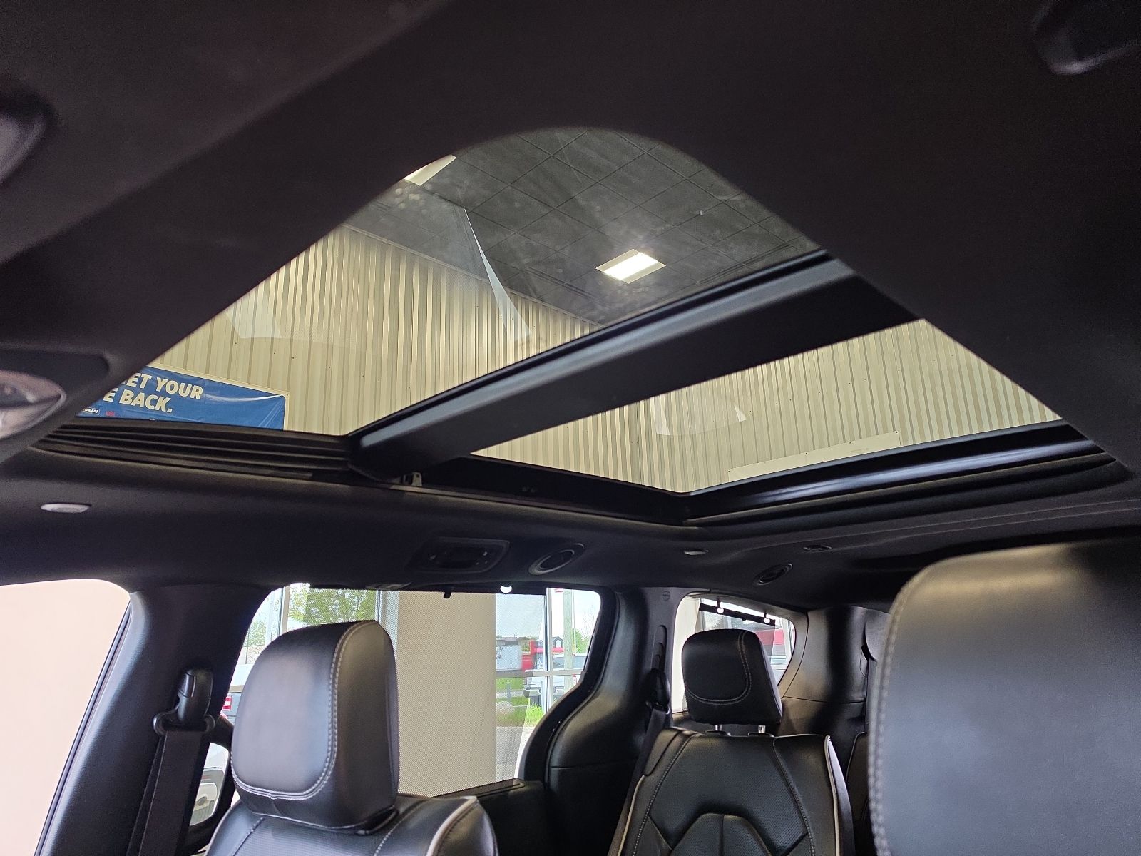 Thumbnail: 2025 Chrysler Pacifica - 15