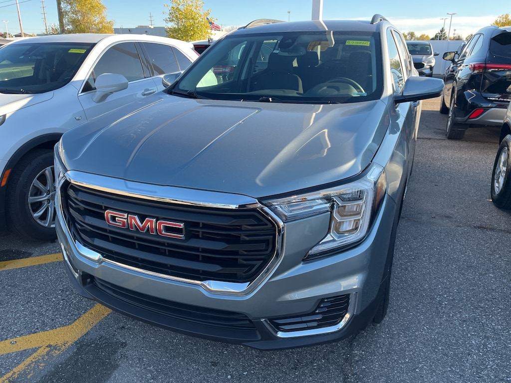 Used 2023 GMC Terrain SLE SUV