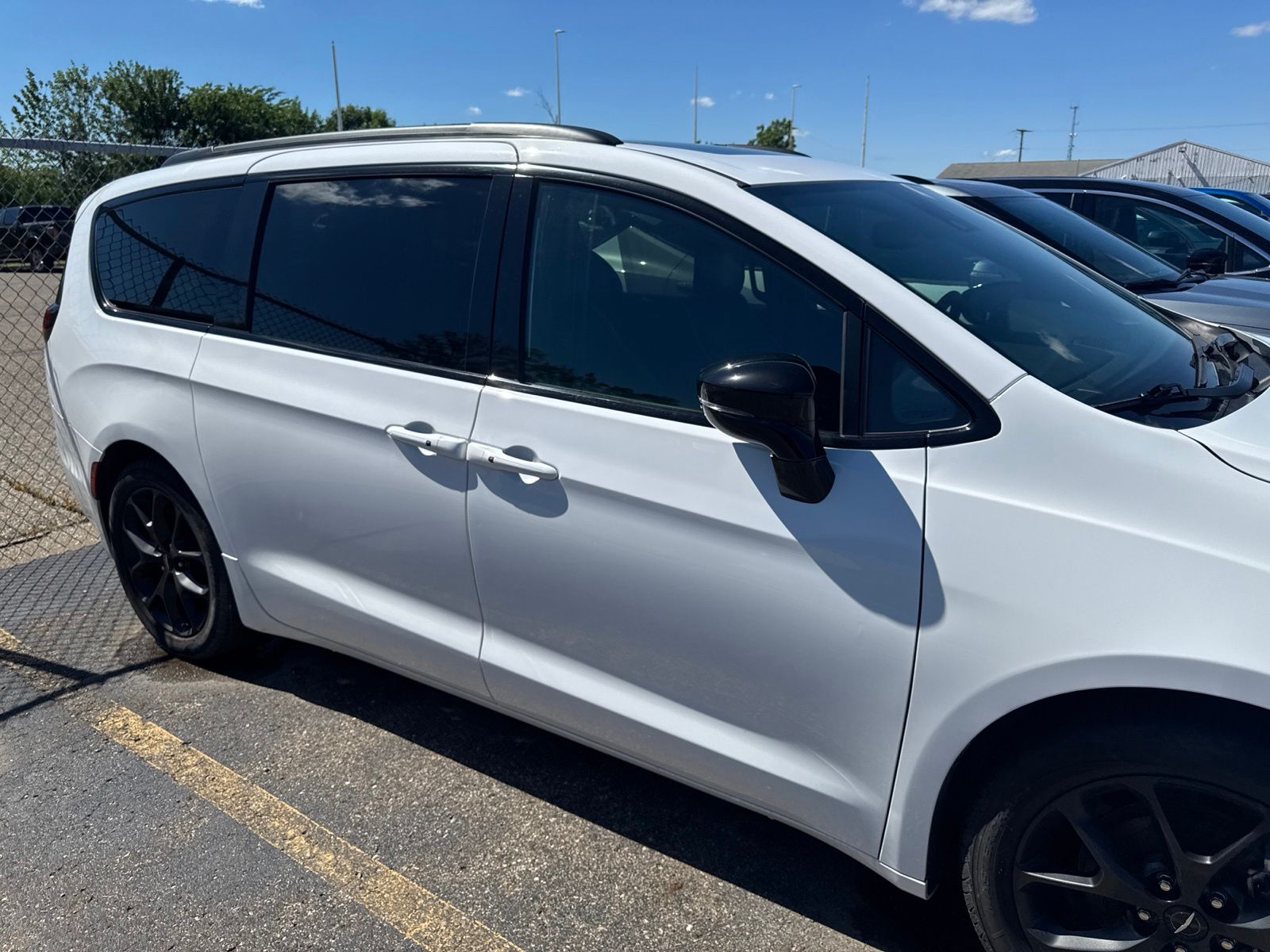 Thumbnail: 2025 Chrysler Pacifica - 8