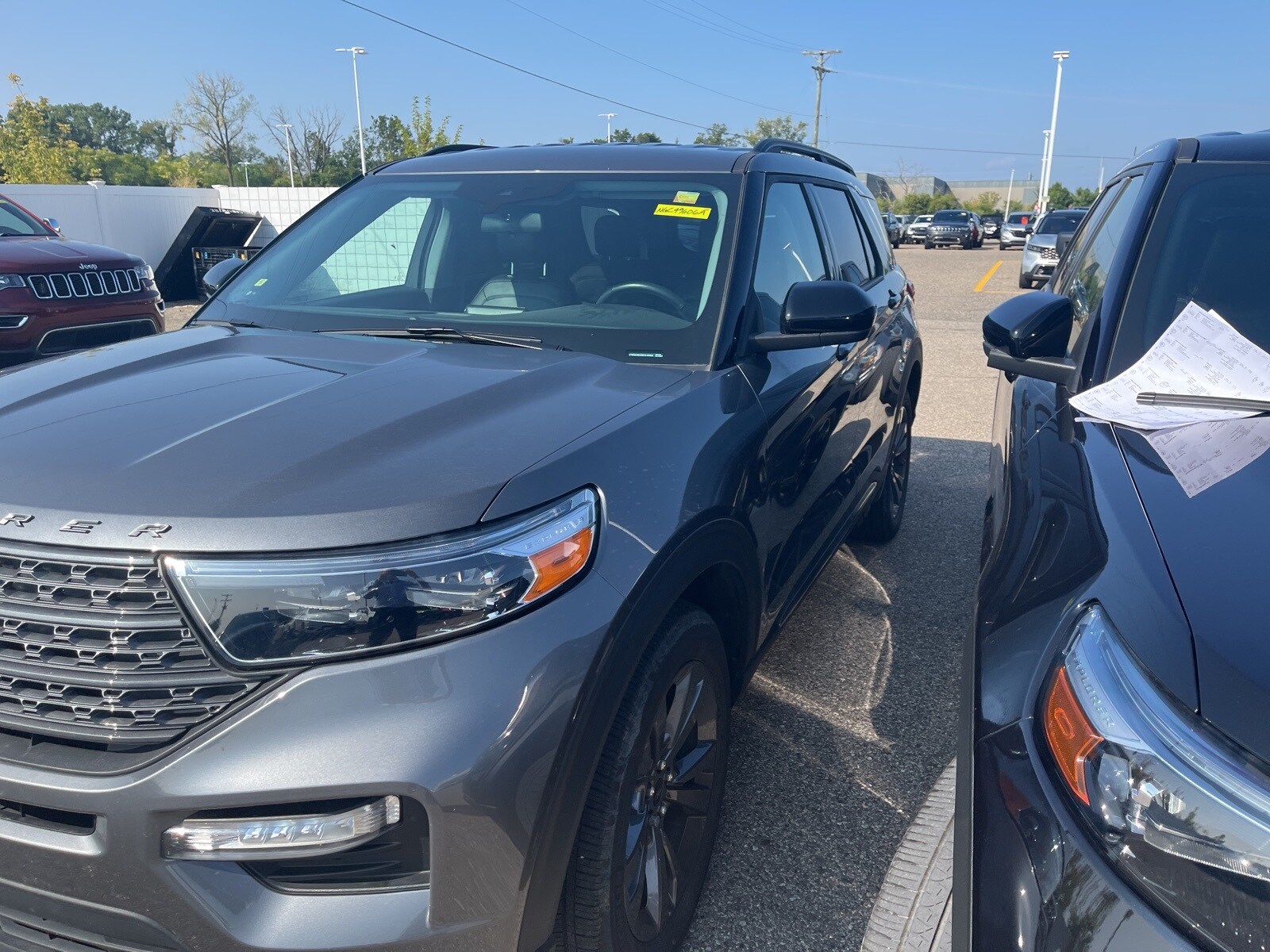 2022 Ford Explorer XLT photo 3