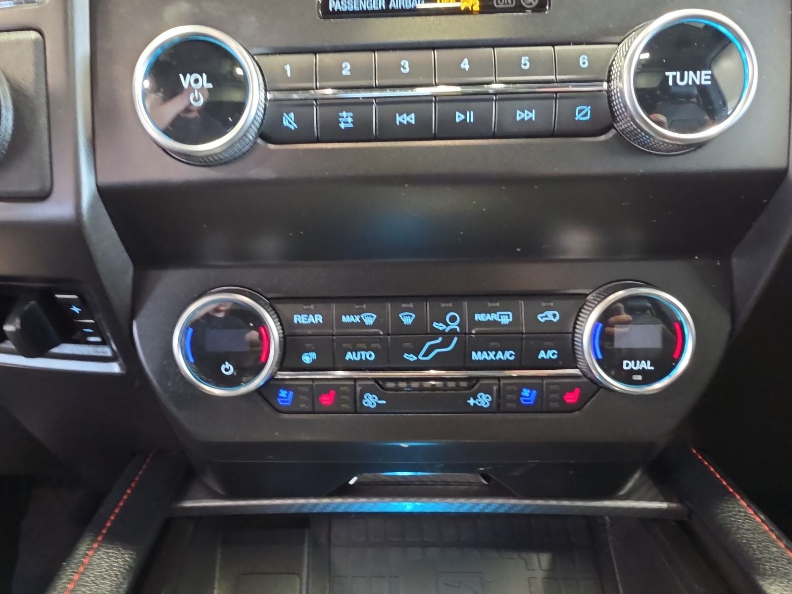 Thumbnail: 2020 Ford Expedition MAX - 24