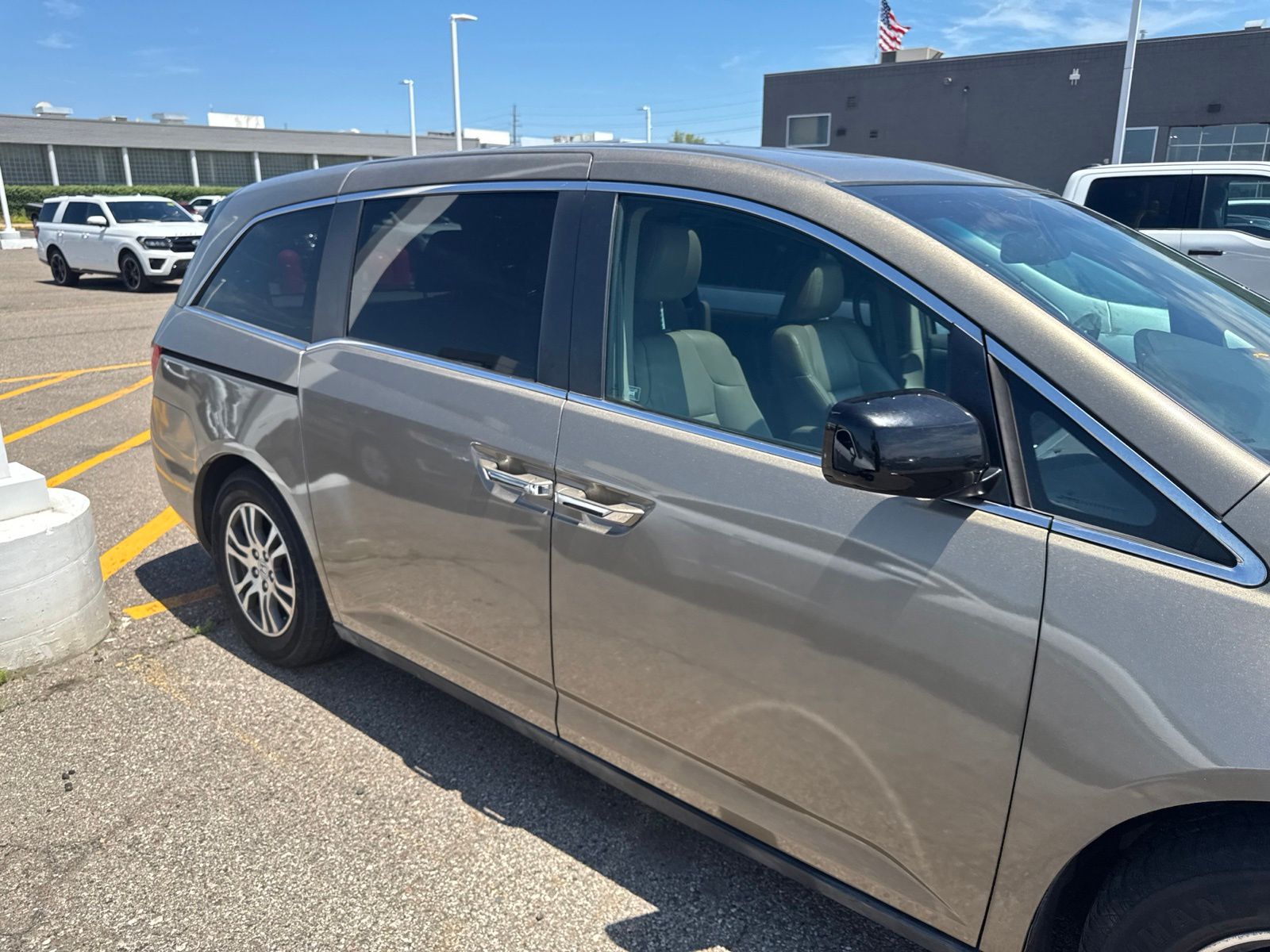 Thumbnail: 2011 Honda Odyssey - 8