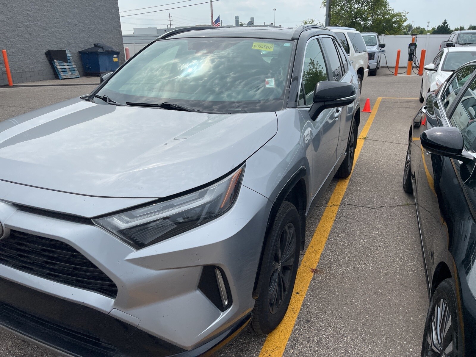 2022 Toyota RAV4 Hybrid XSE photo 3