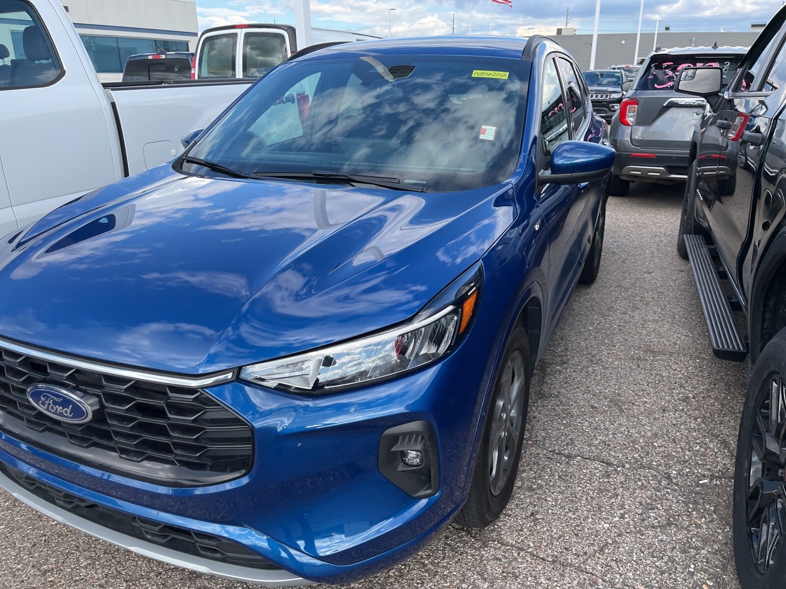 2023 Ford Escape ST-Line Select photo 4