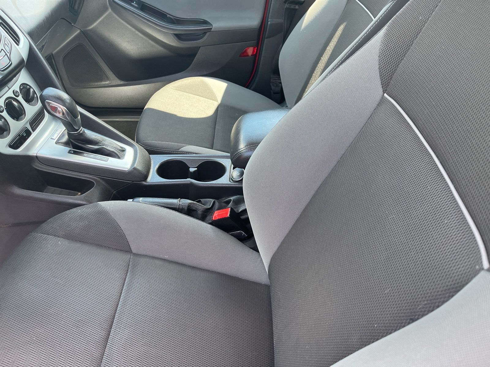 Thumbnail: 2013 Ford Focus - 20