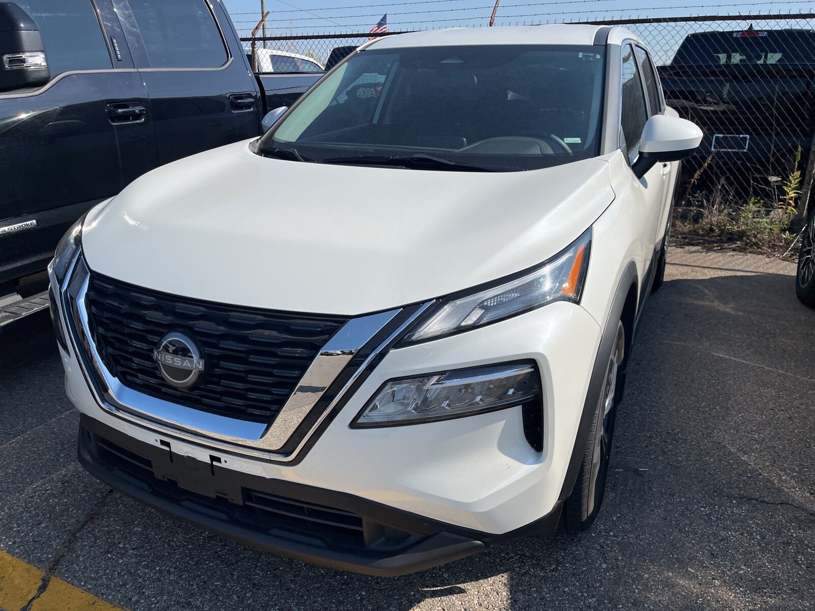 2023 Nissan Rogue SV photo 3