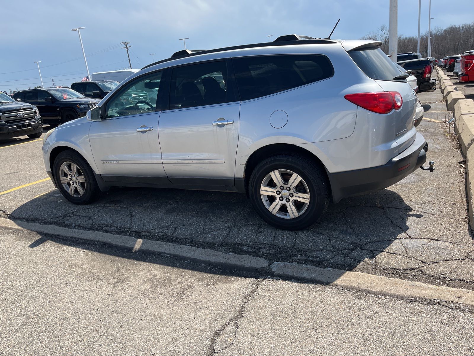 Thumbnail: 2009 Chevrolet Traverse - 8